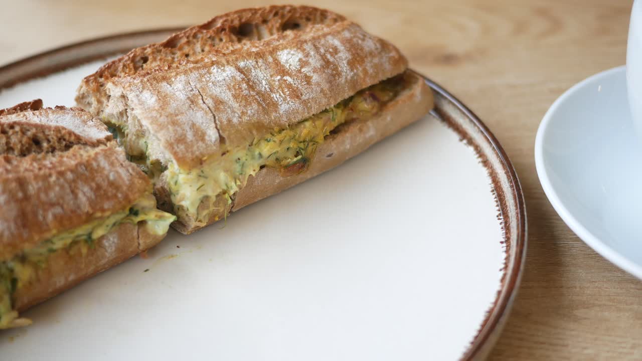 Sandwich with filling