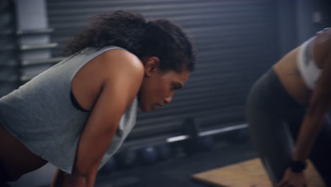 ayudarse mutuamente a alcanzar metas de fitness