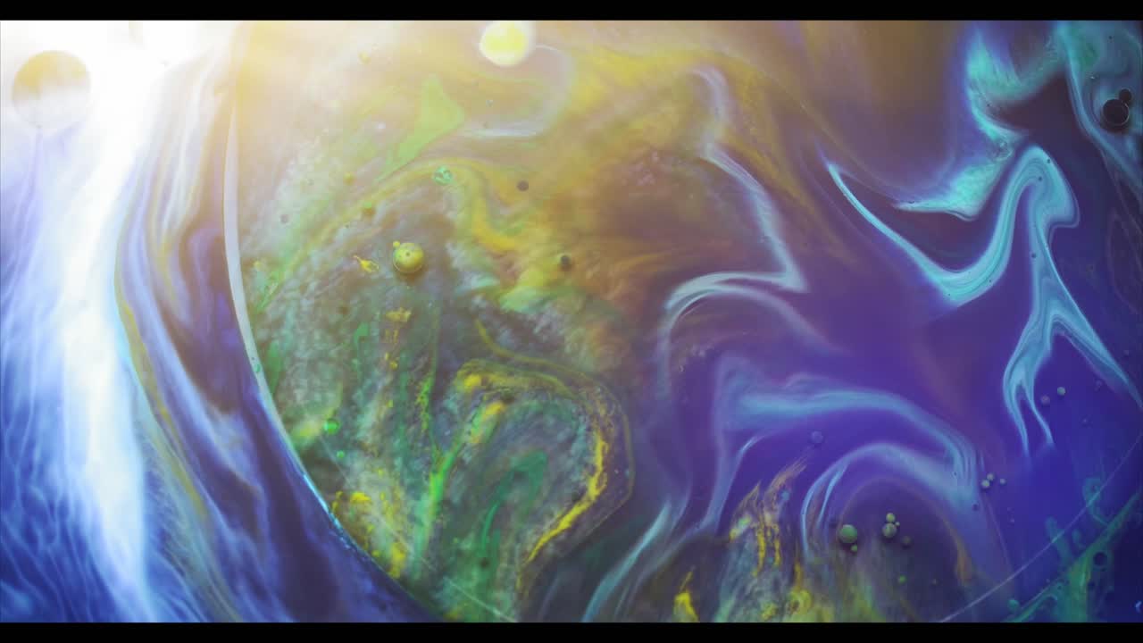 Arte fluida astratta vibrante con colori e bolle vorticosi