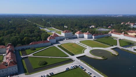 impresionante vista aérea desde arriba vuelo castillo nymphenburg palacio paisaje ciudad ciudad munich alemania bávara, verano cielo azul soleado día 23