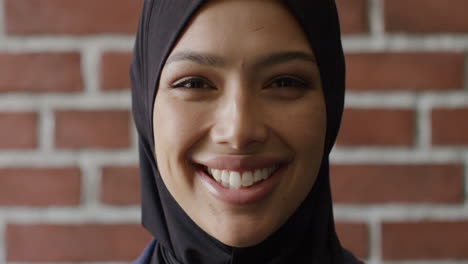 Retrato-Mujer-Musulmana-Sonriendo