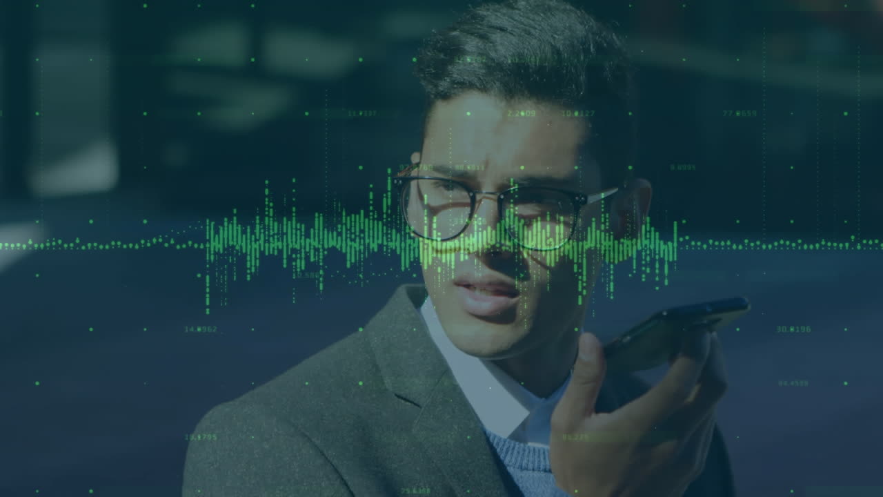 múltiples números cambiantes y gráficos estadísticos contra el hombre de negocios hablando en el teléfono inteligente