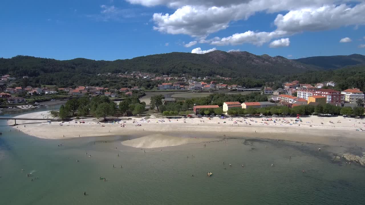 Veduta aerea di Praia de Parameán a Esteiro