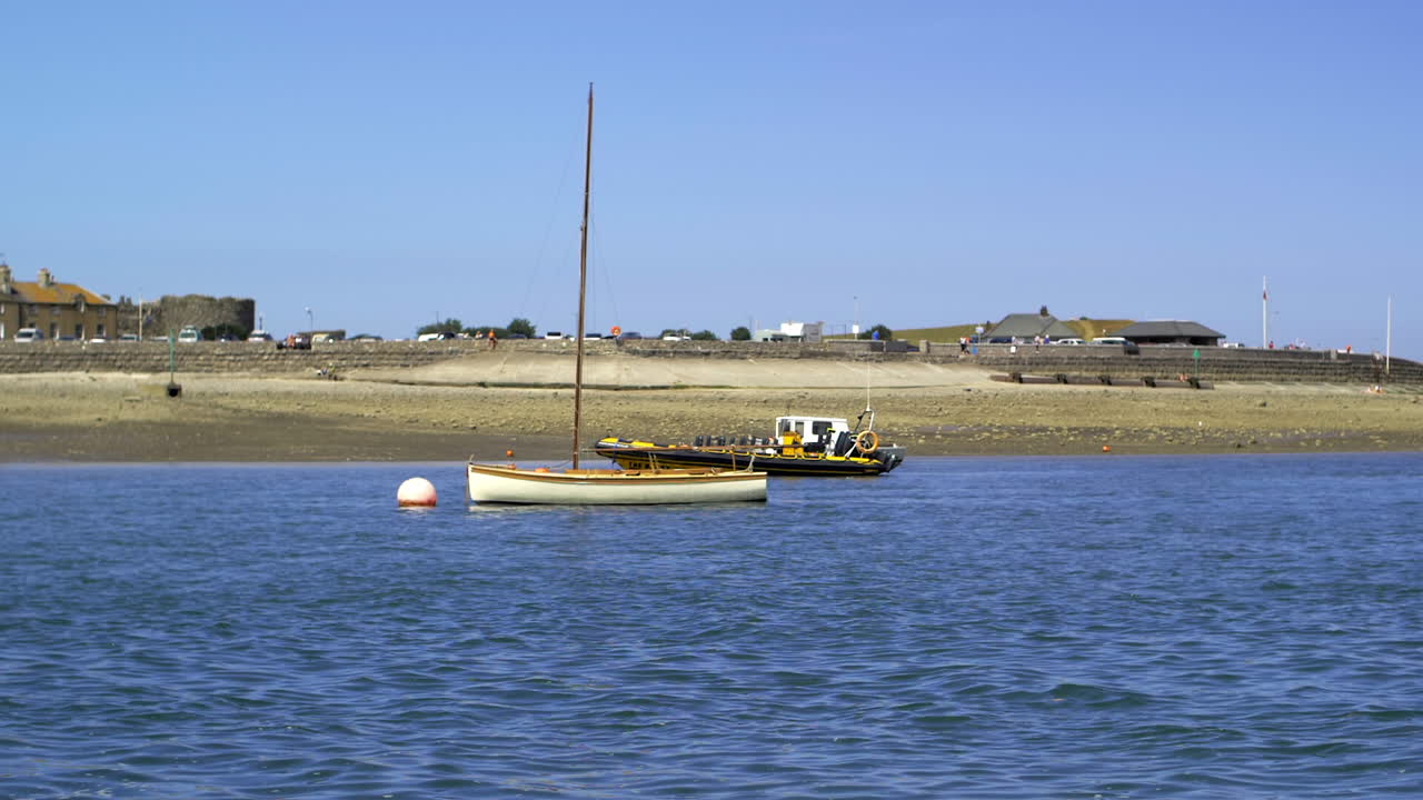 costa de lancha de velocidad en cámara lenta
