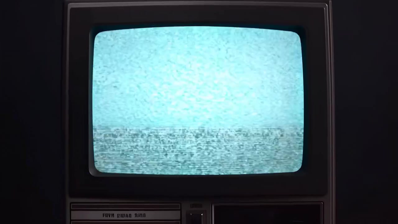 Vintage Televizyon Ekranı, Mavi Parazitli, Titreyen Grenli Gürültü Tüp Ekranı Dolduruyor, Doygunluğu Azaltılmış Stüdyo