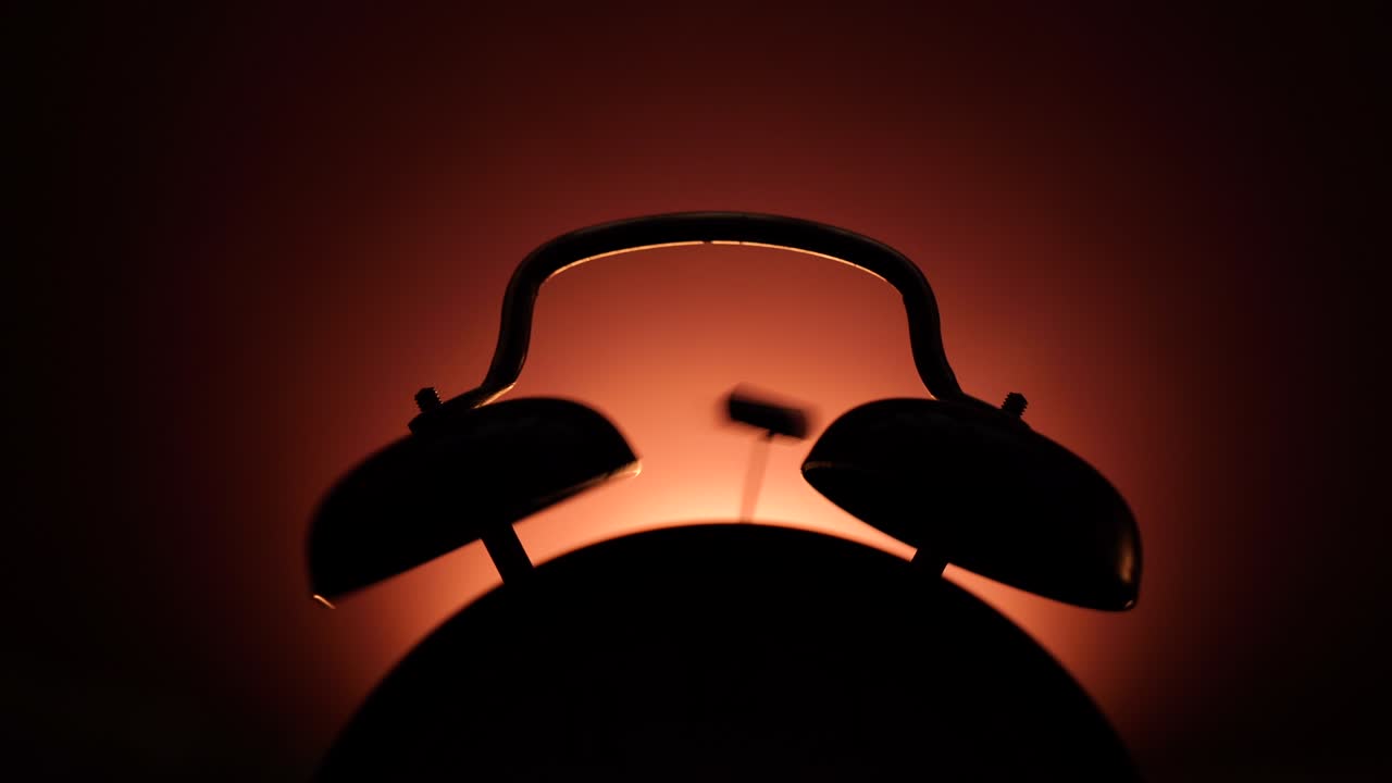 어두운 테마에서 알람 시계를 울리기 위해 확대 + 시간은 끝나는 개념