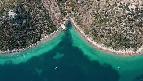 imágenes más cercanas de la isla del corazón en croacia