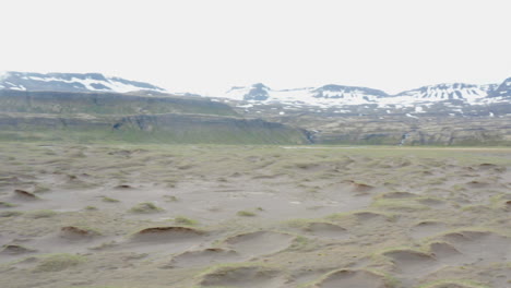 Pan-Derecho-A-Través-De-La-Cuenca-De-La-Bahía-De-Hornvik-En-La-Reserva-Natural-De-Hornstrandir