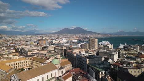 increíble vista aérea sobre nápoles, campania, italia