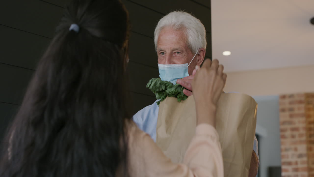 I'm here to safely deliver your food