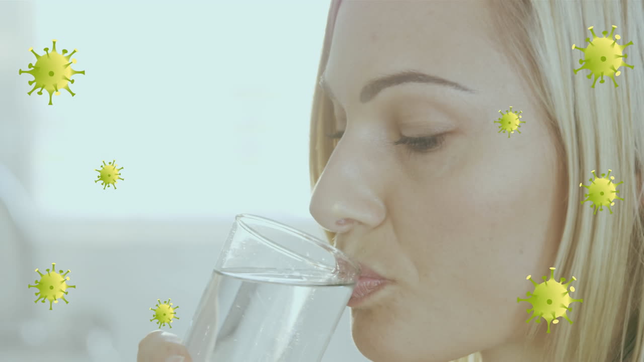 병든 백인 여성이 물을 마시는 바이러스 세포의 애니메이션