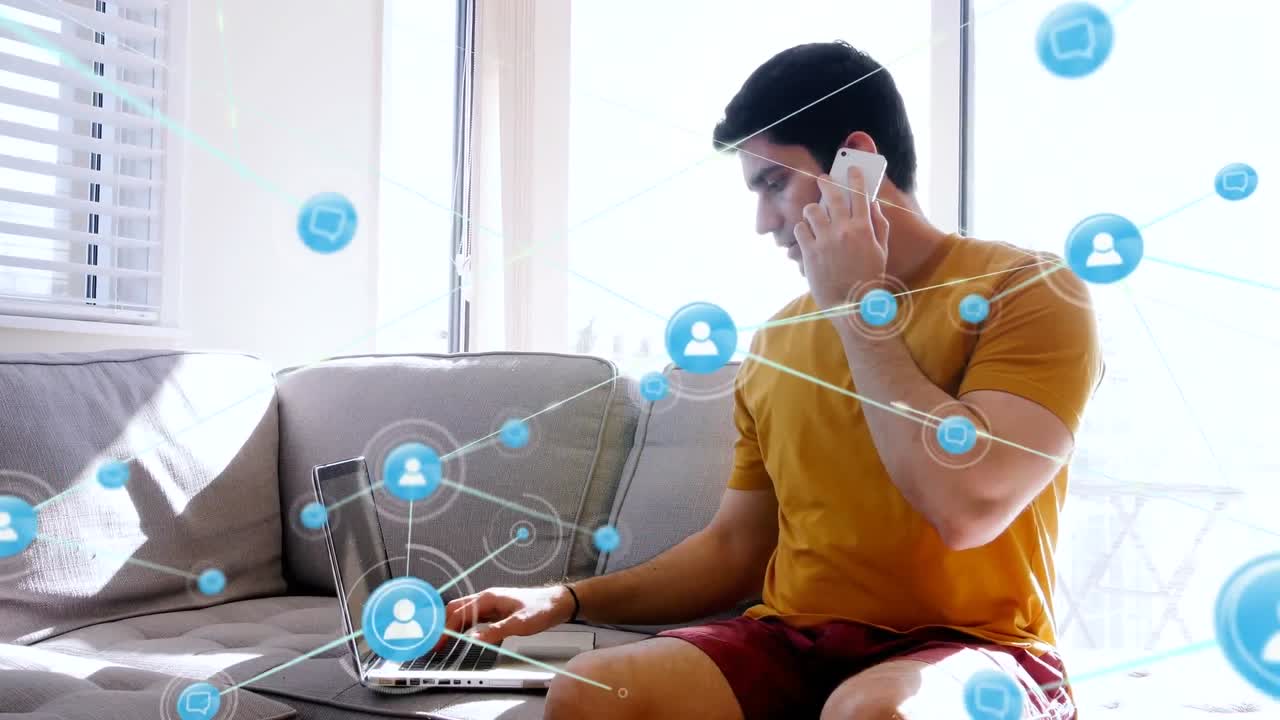 animación de la red de conexión con iconos sobre empresario biracial usando teléfono inteligente.