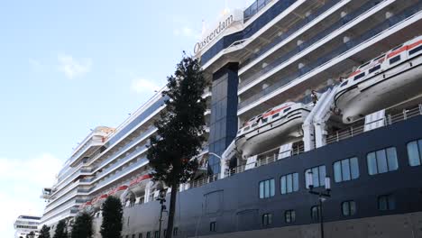 oosterdam cruise ship at port