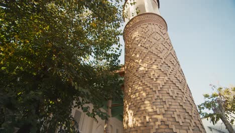 Samarcanda-Acogedora-Torre-Minarat-En-La-Mezquita-Del-Casco-Antiguo-Uzbekistán-4-De-10