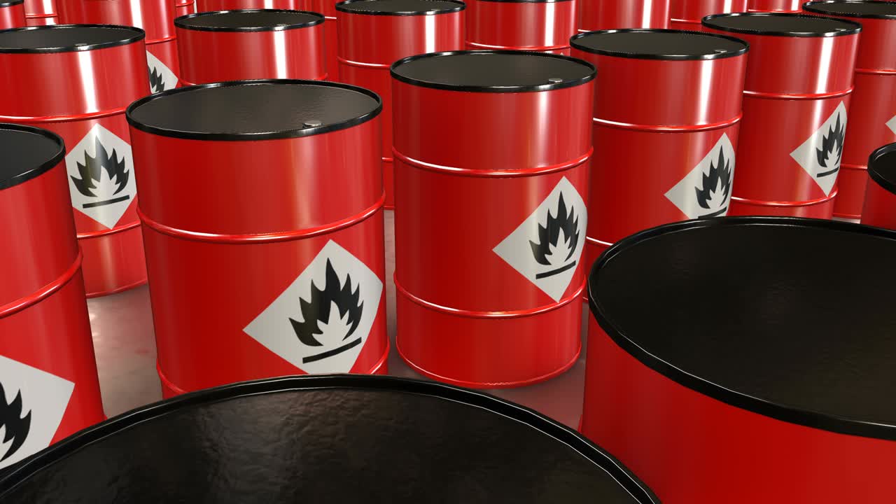 filas de barriles de química inflamables. video de stock sin costuras de 4k