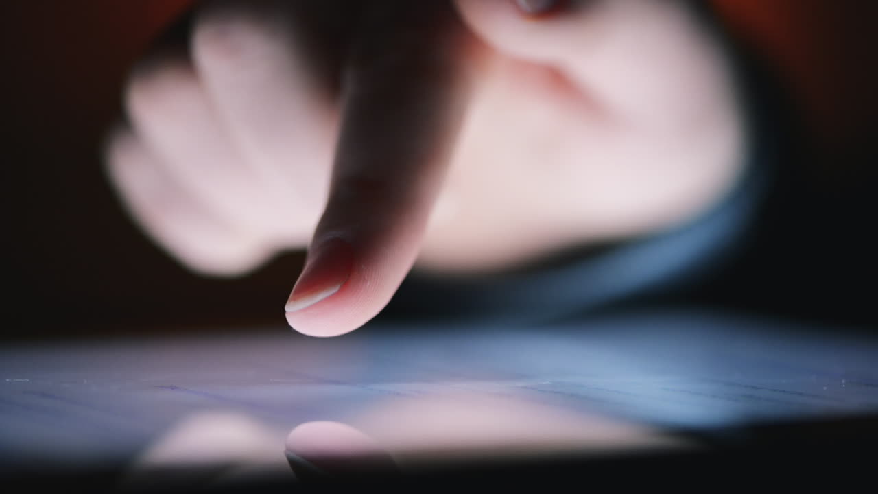 밤은 아직 어렸어요