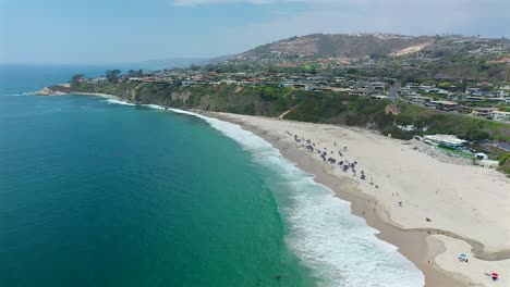 Vista-Aérea-Del-Club-De-Campo-De-La-Playa-De-Monarca-En-Dana-Point,-California