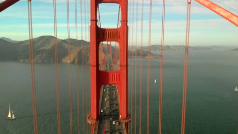 Aerial-of-the-Golden-Gate-bridge-in-San-Francisco,-CA