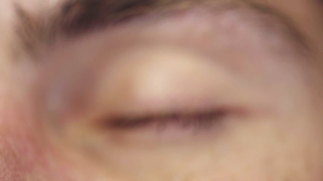 사이버 보안, 미래와 남성 눈 클로즈업