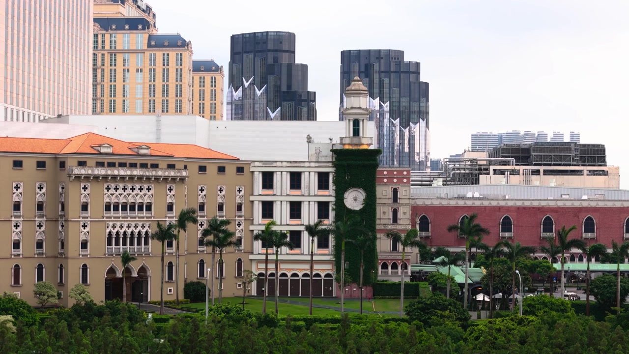 Bangunan dan kehijauan di Makau (2 dari 2).