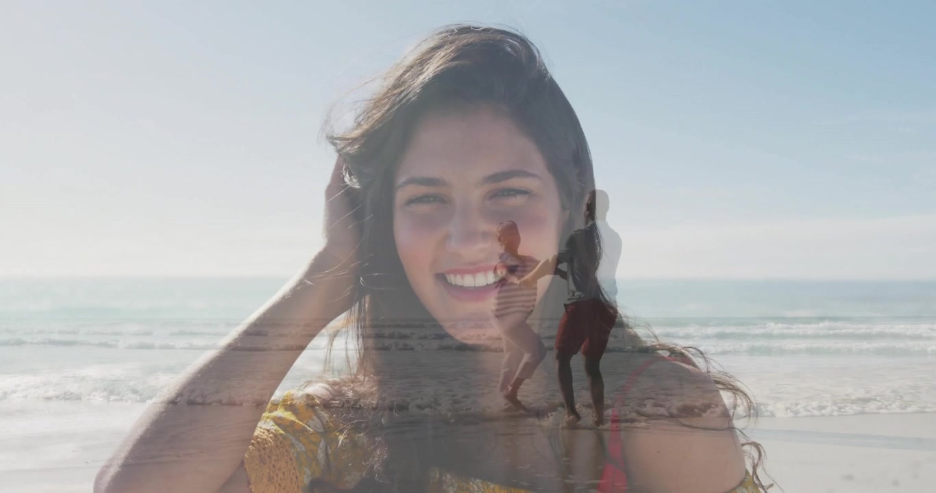 Doppia Esposizione di Donna Sorridente e Coppia che Balla sulla Spiaggia