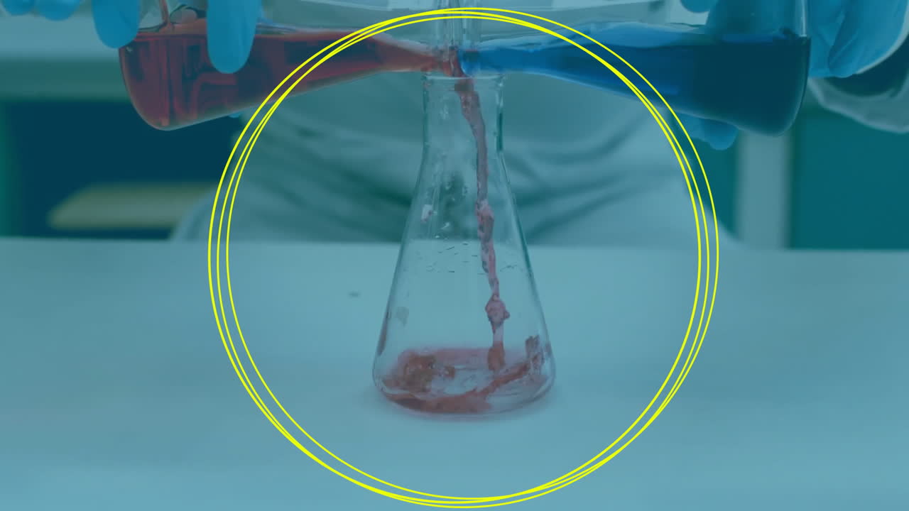 빨간색과 파란색 액체를 플라스크에 부어, 노란색 원으로 화학 반응 애니메이션