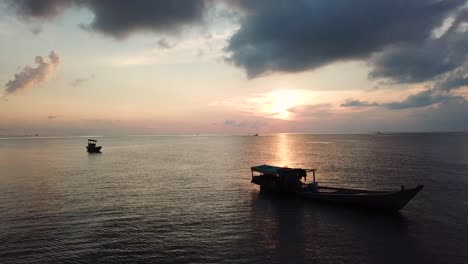 Sonnenaufgang-Auf-Dem-Meer-Der-Insel-Phu-Quoc---Vietnam