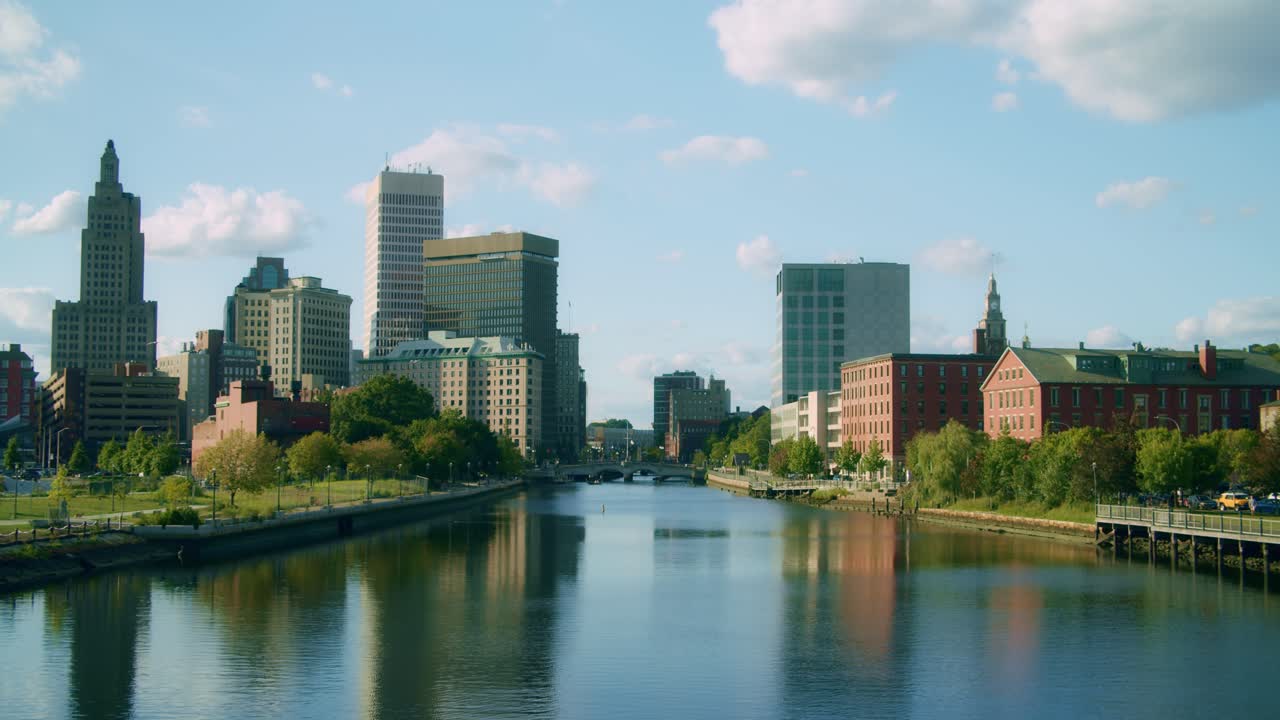 Näkymä Providence, Rhode Islandin kaupunkiin Providence-kävelysillalta