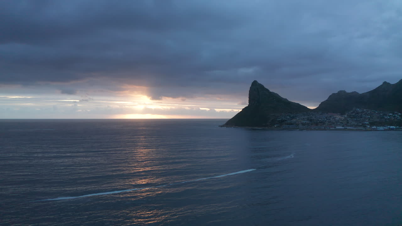 dron de la estación de cable de la montaña de la mesa