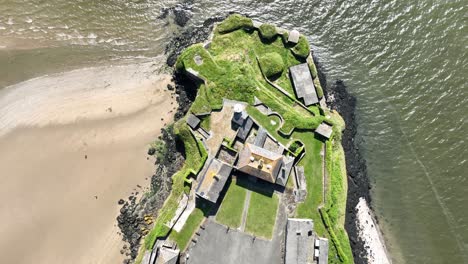 Fuerte-Duncannon-Marea-Entrante-En-Una-Playa-Protegida-Península-De-Gancho-Co