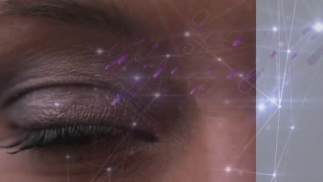 animación de líneas púrpuras y red de conexiones sobre el ojo de una mujer caucásica.