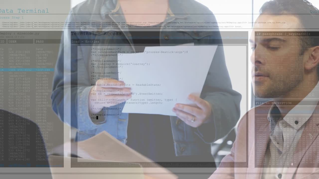 Hombre tomando páginas de un compañero de trabajo, equipo revisando informes en una reunión tecnológica, con una superposición de código en movimiento.