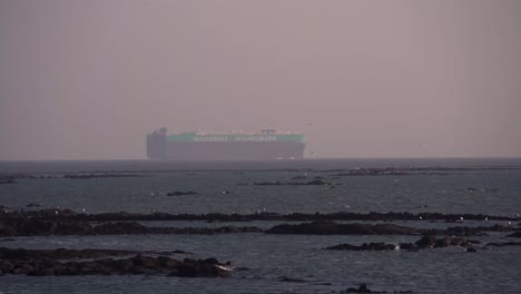 El-Barco-Se-Mueve-En-El-Mar