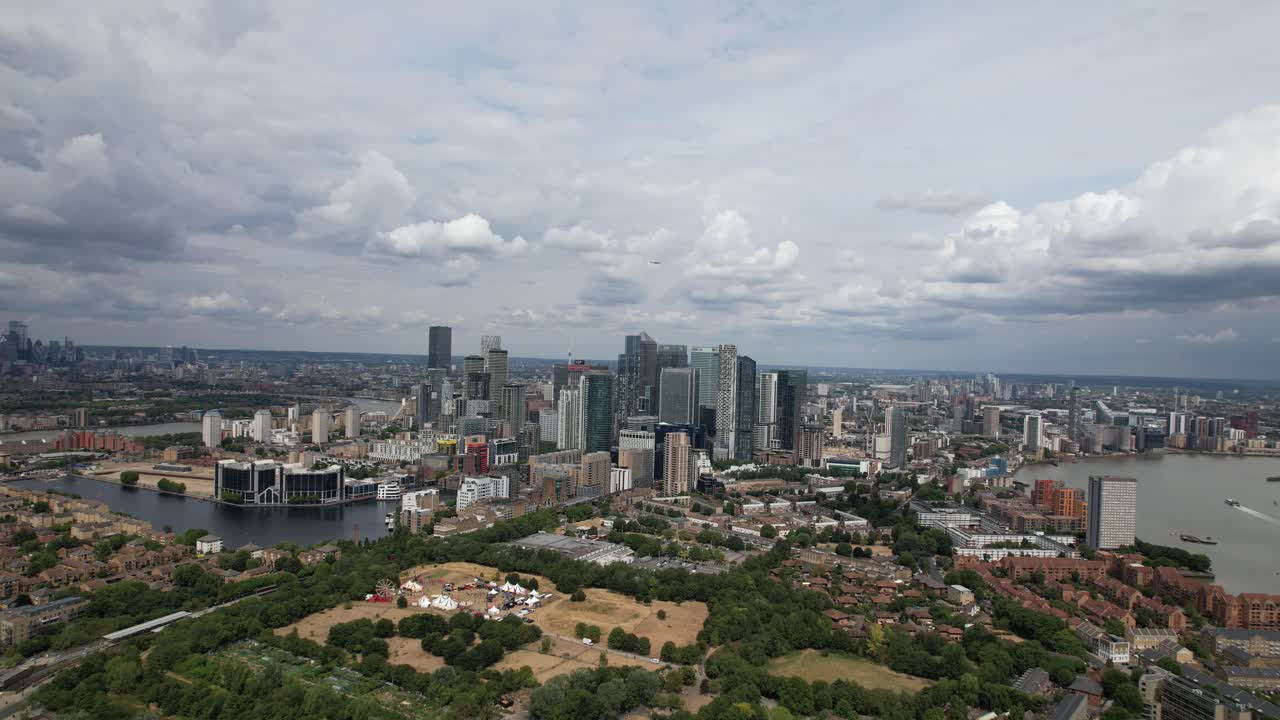 카나리 워프 런던 영국 드론 조감도 2022년 여름