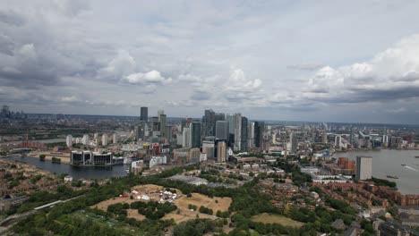 Canary-Wharf-Londres-Reino-Unido-Drone-Vista-Aérea-Verano-2022