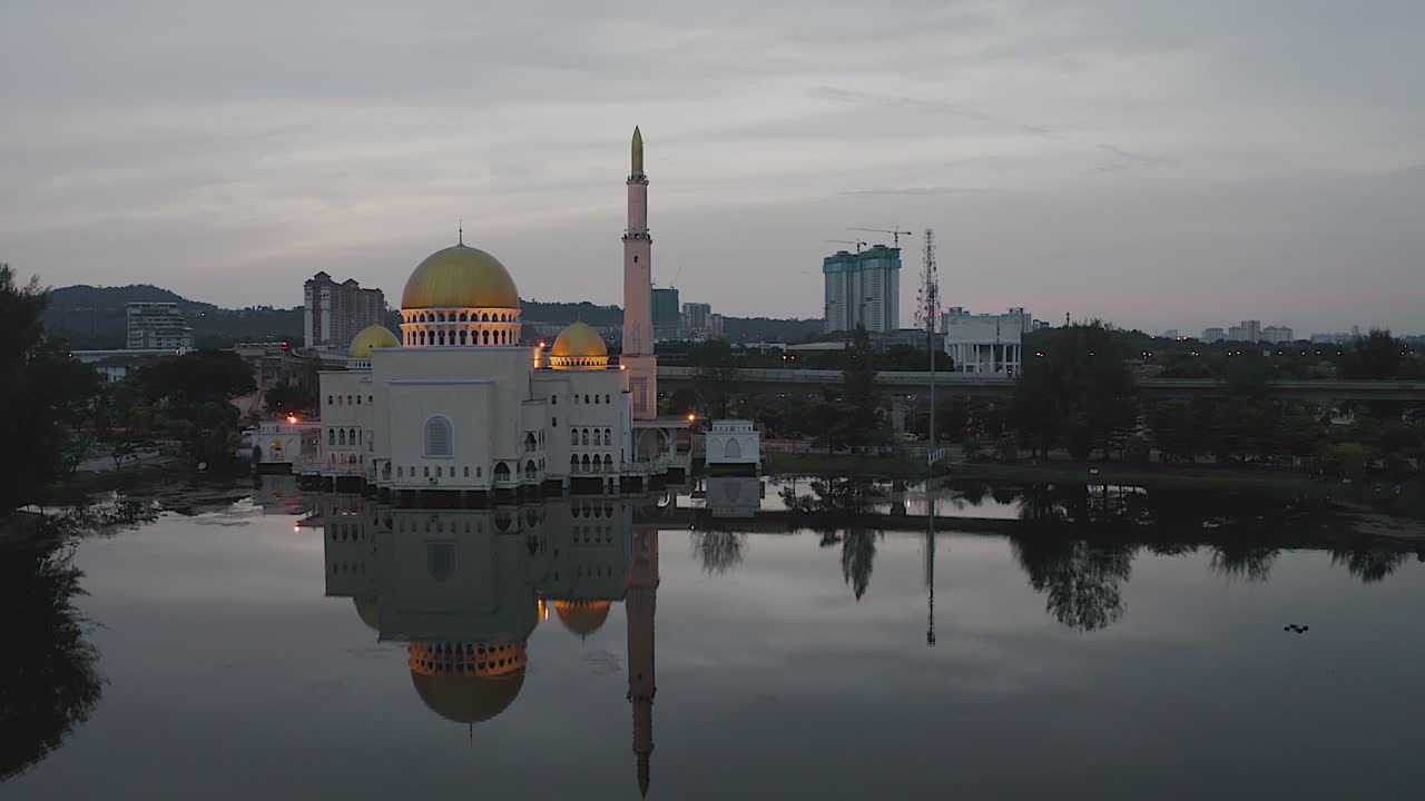 4K Sunrise scene from Malaysia.