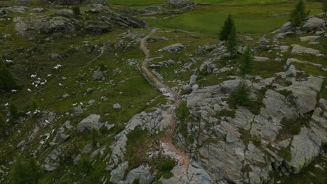 Flying-to-Alpe-Prabello-at-the-Foot-of-Pizzo-Scalino,-Sondrio,-Italy-Aerial