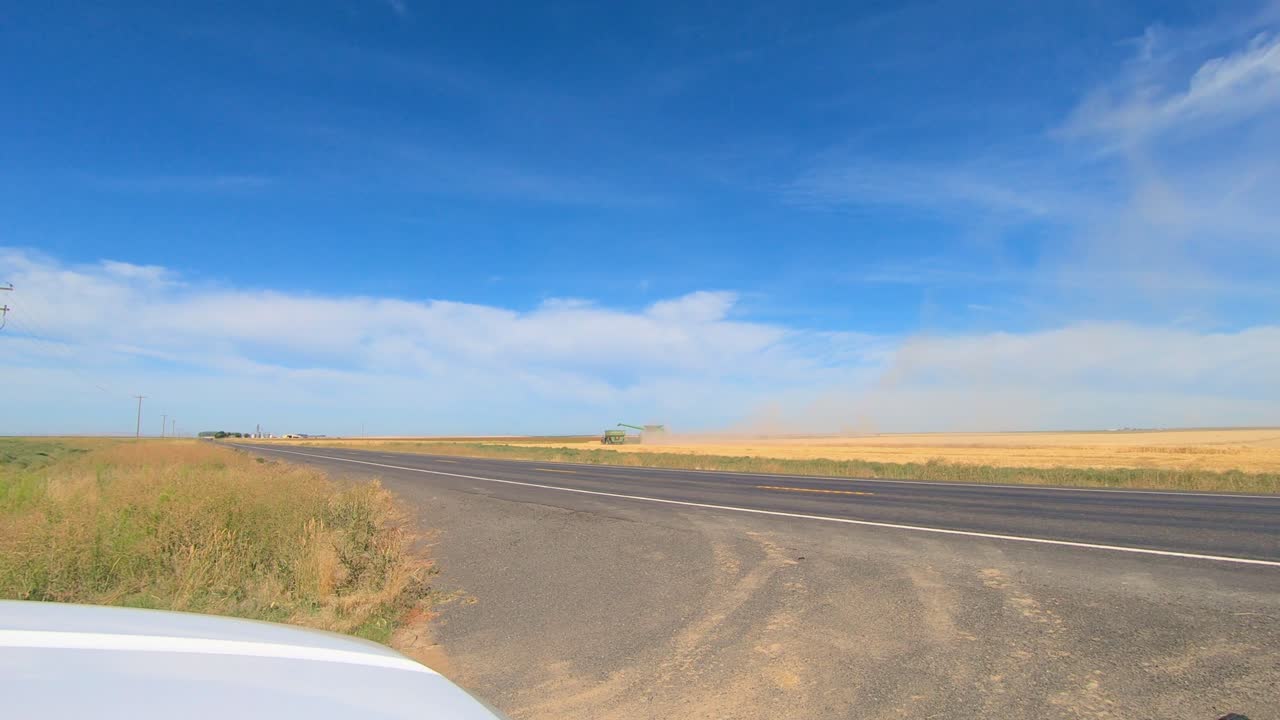 동부 중앙 워싱턴 주에 있는 시골 고속도로의 교통