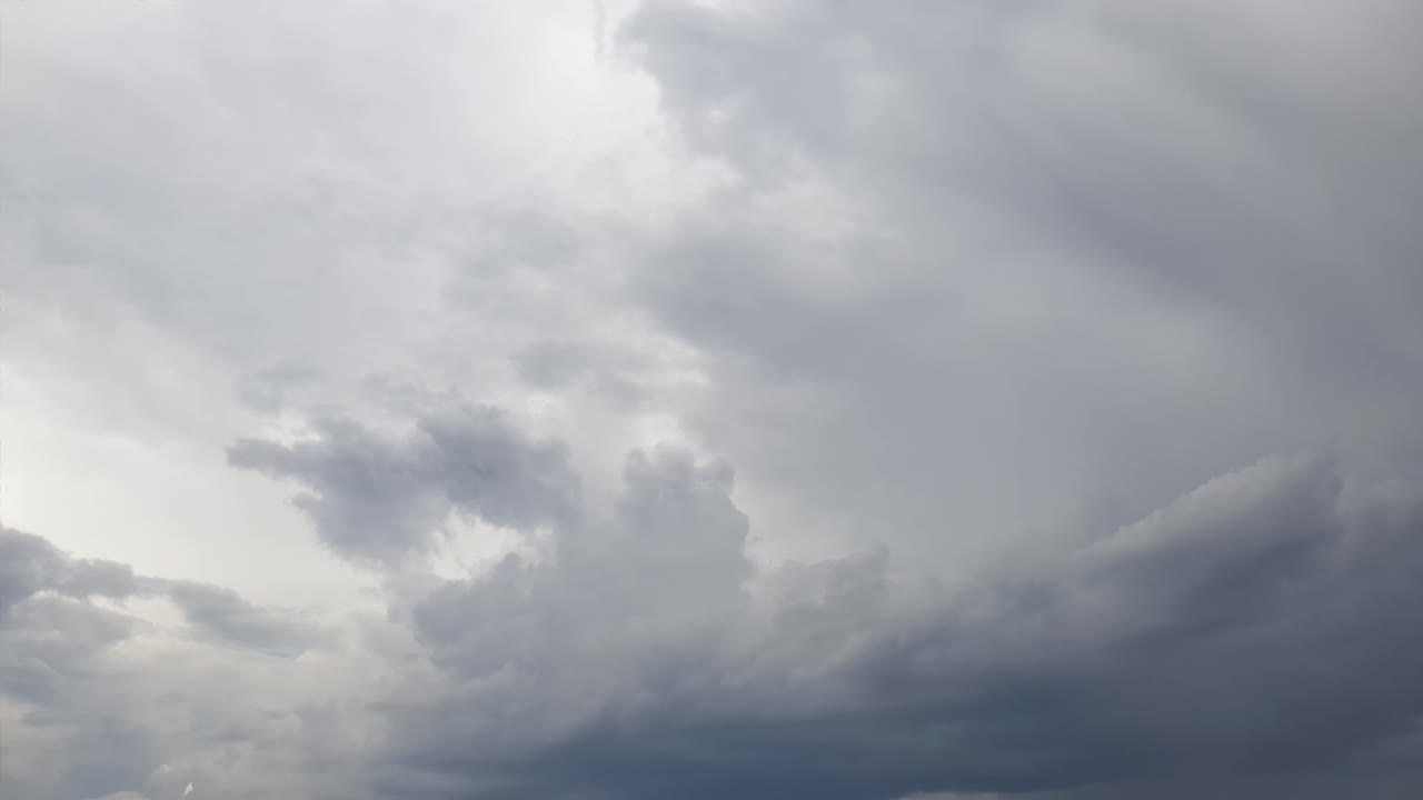 한낮의 뇌우 비구름이 형성되고 아프리카 지평선 저속, 소음 없는 4k 영상