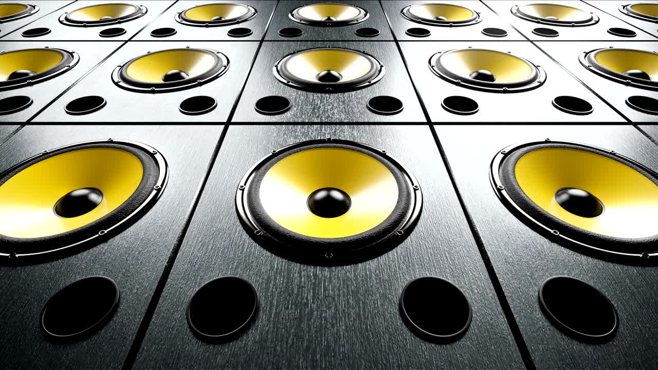 статический вид аудиодиктофонов с желтой мембраной, сложенных в ряды, играющих музыку