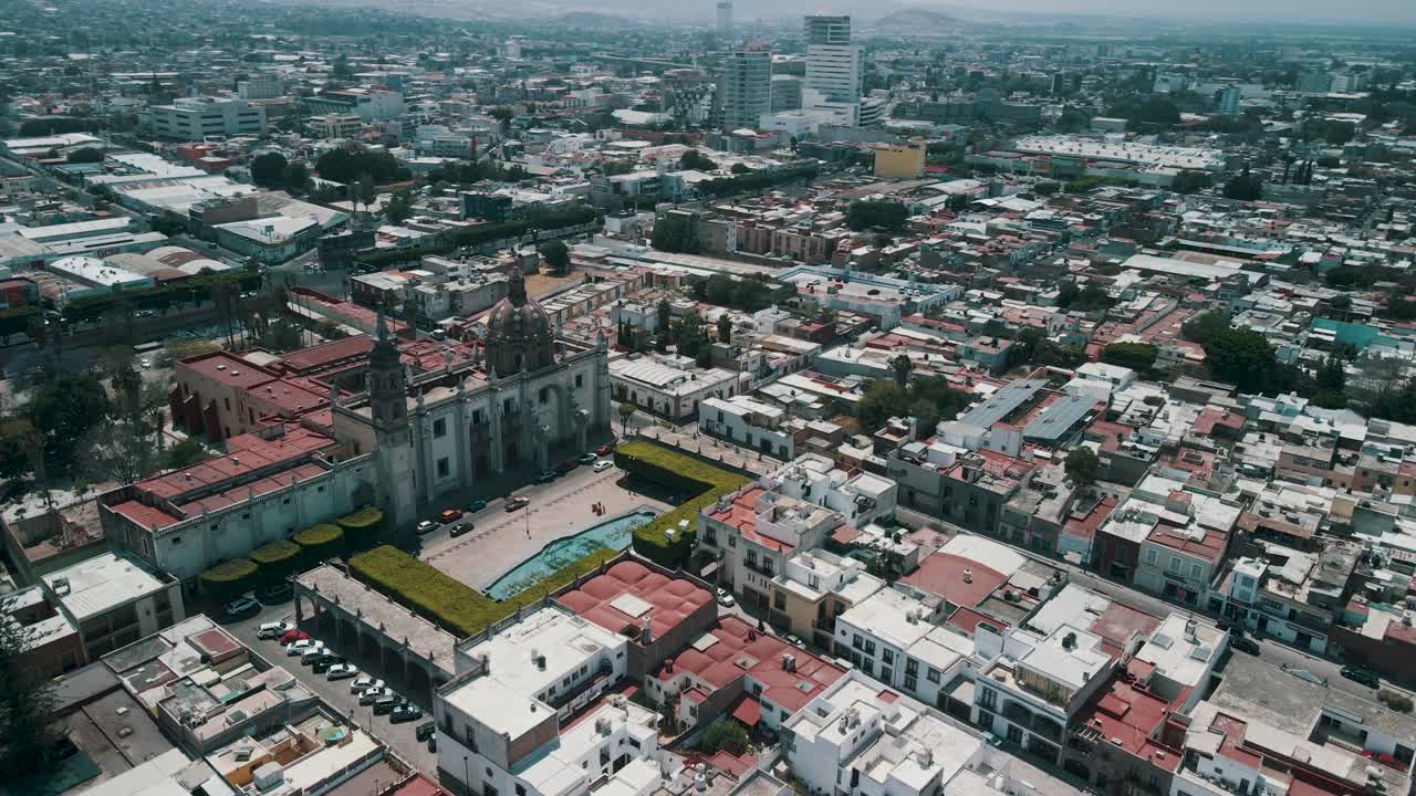 vista aérea de santa rosa de viterbo y el centro de querétaro en méxico