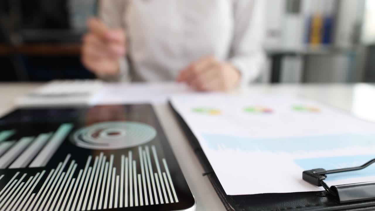 gestión financiera y contabilidad, análisis de datos y gestión de fondos