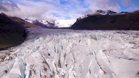 toma aerea del glaciar en islandia