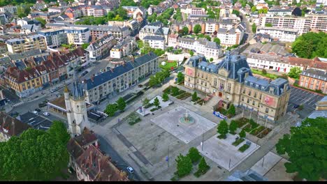 Evreux-Town-hall-and-clock-tower,-Normandy-in-France