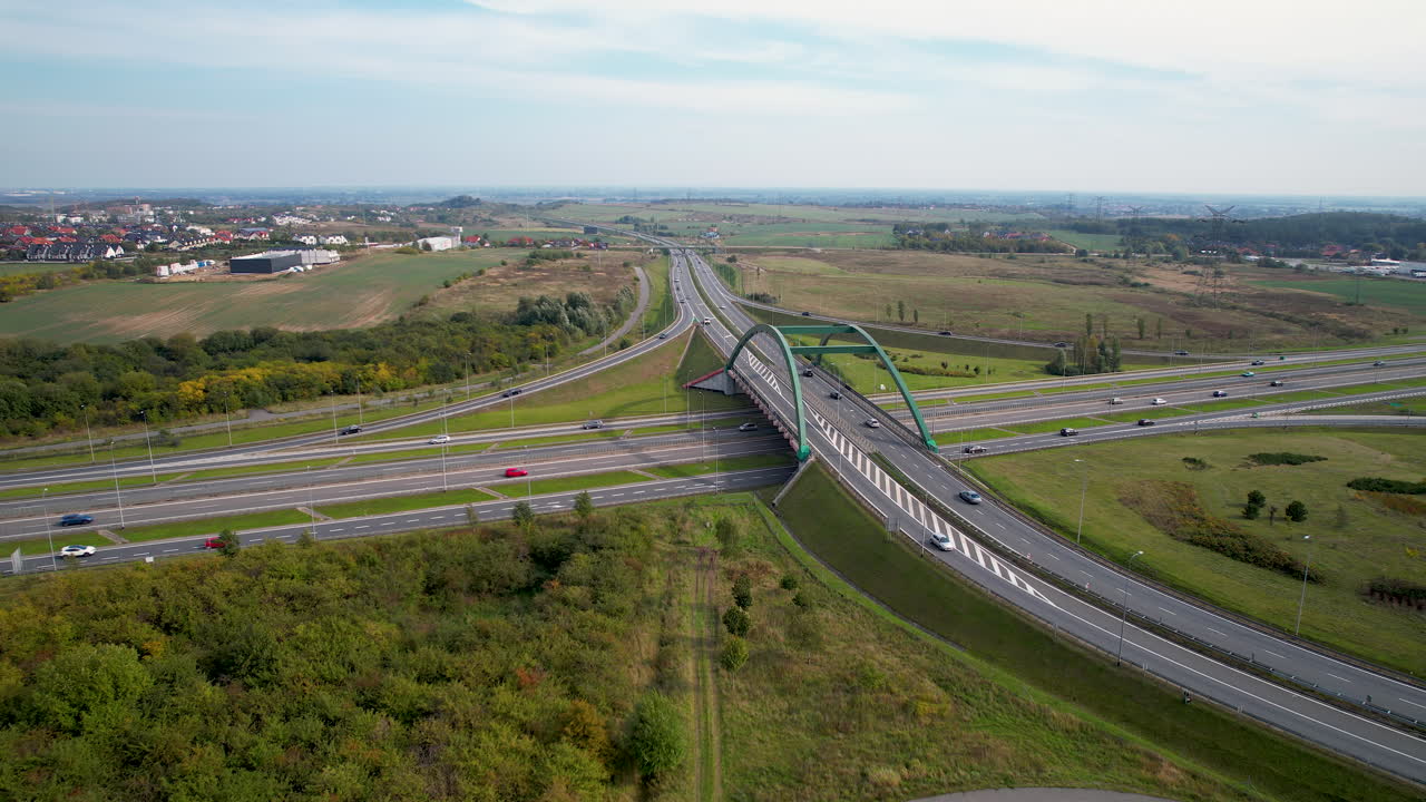 puente elevado en la autopista en straszyn, polonia