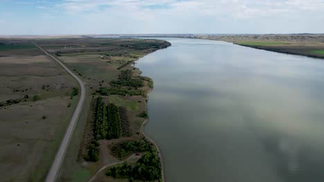 Missouri-River-in-South-Dakota--Aerial-Perspective-with-road-next-to-water