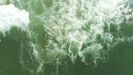 fotografía de la cima de las olas en portugal