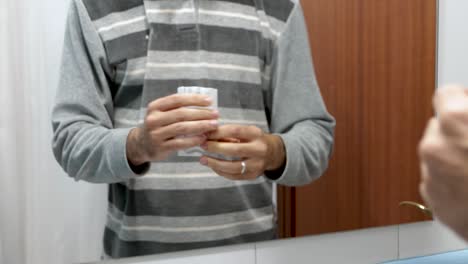 caída de la solución de la muestra de ensayo de antígeno covid en el cassette de ensayo