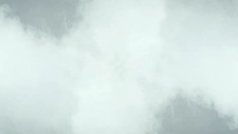 nubes de niebla y humo