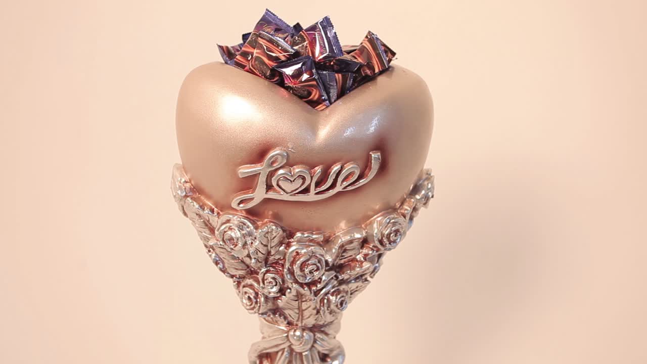 심장 모양의 초콜릿 용기